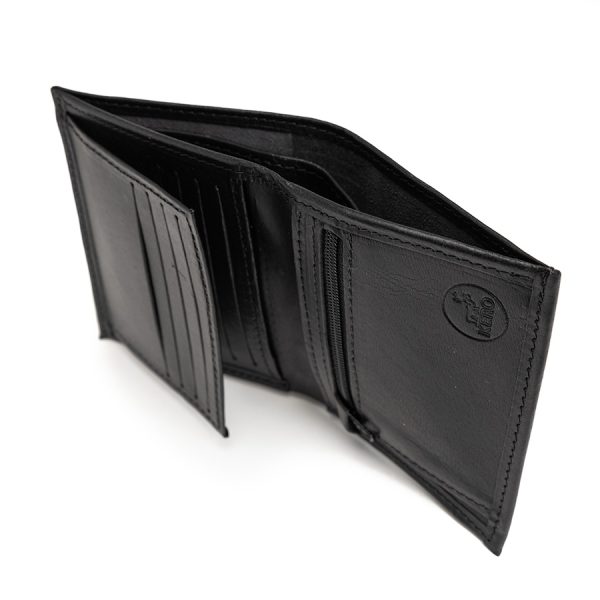 Plånbok Klassisk i färgen svart som visar innehållet